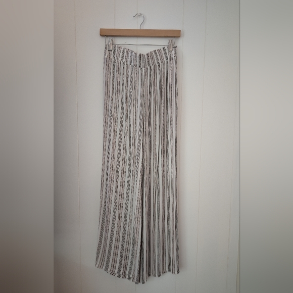 💜 3/$30 - Striped Wide-Leg Pants - Picture 2 of 2